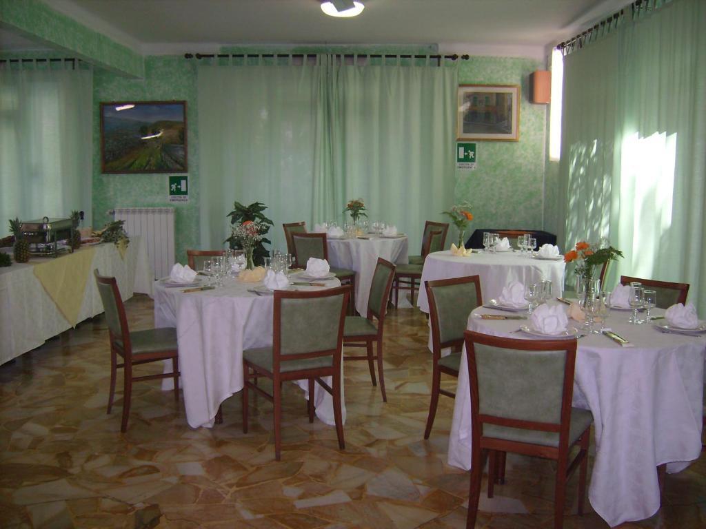 Hotel Arco Del Sole Lavagna Exterior photo